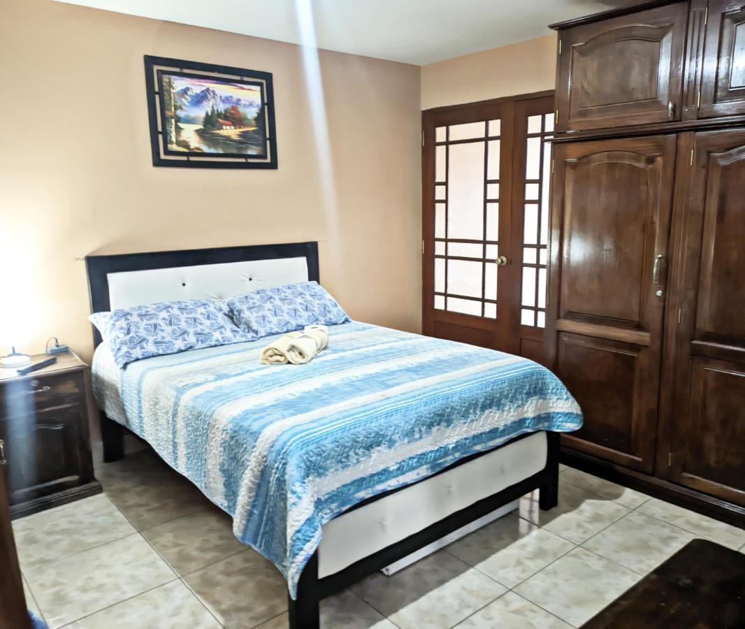مبيت وإفطار Residencial Moroni - Alojamiento En كوتشابامبا المظهر الخارجي الصورة