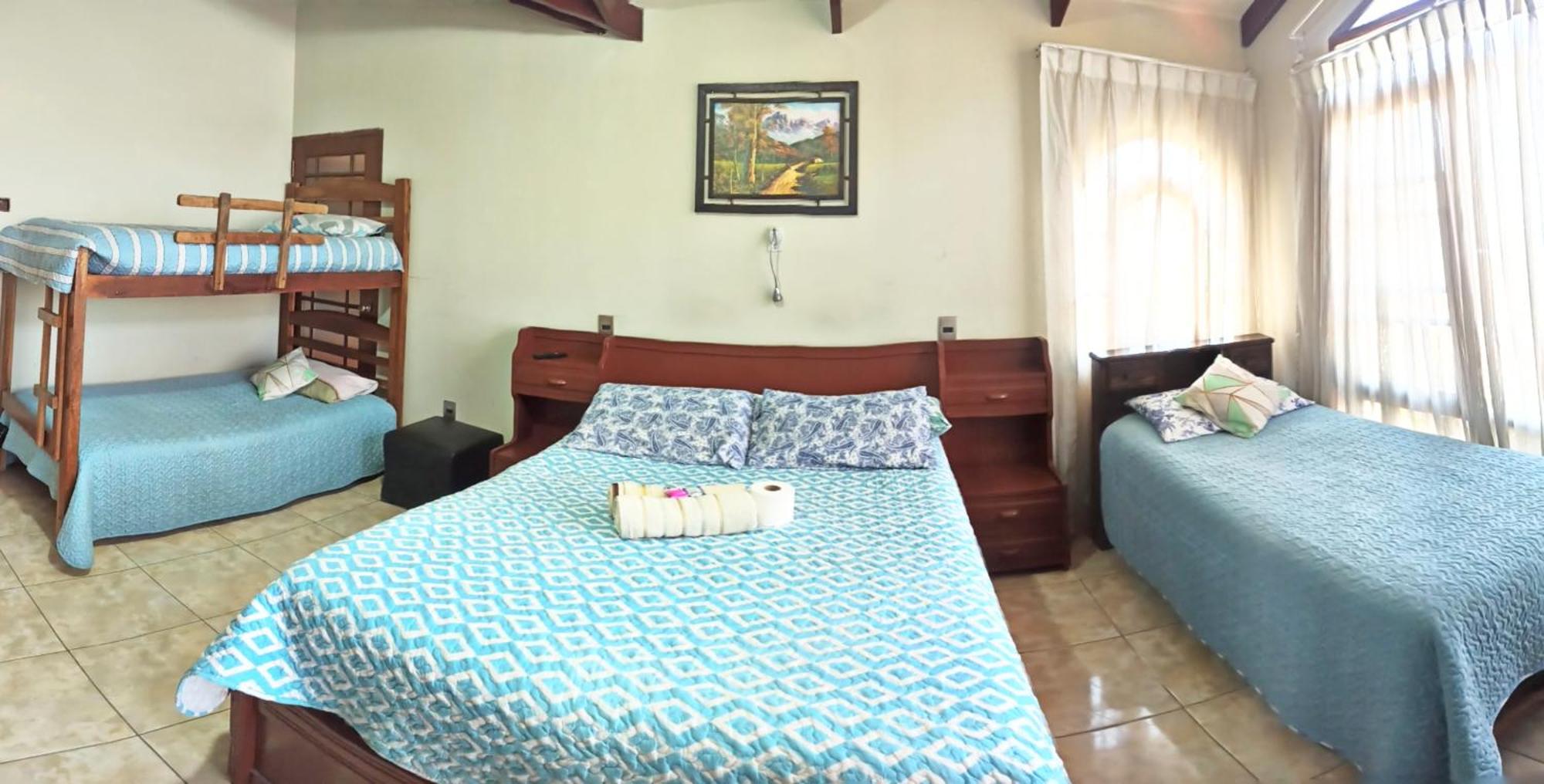 مبيت وإفطار Residencial Moroni - Alojamiento En كوتشابامبا المظهر الخارجي الصورة